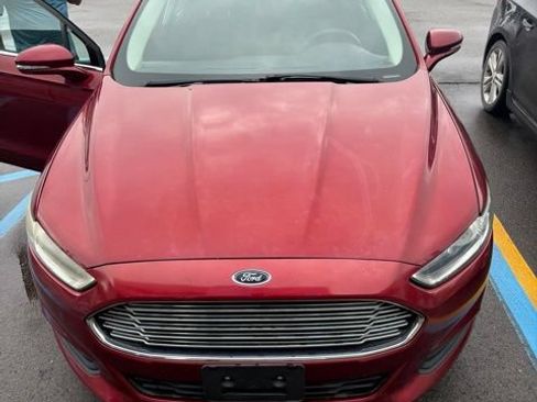 Used 2013 Ford Fusion SE FWD image 2