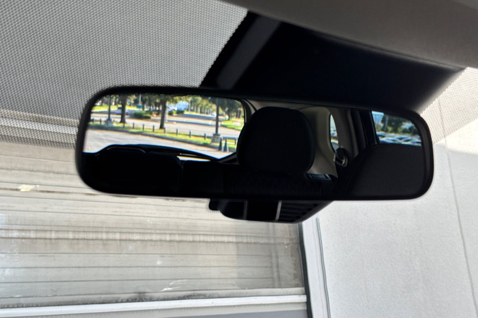 Used 2020 Nissan Rogue SV FWD image 39
