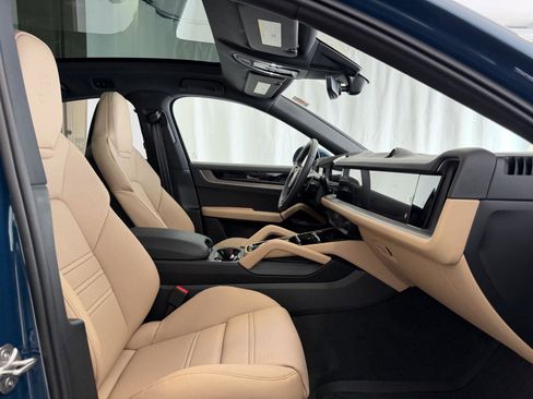 New 2026 Porsche Cayenne E-Hybrid image 16