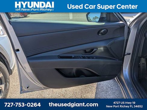 Used 2025 Hyundai Elantra Sport image 9
