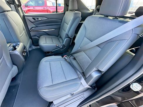 New 2026 Chevrolet Traverse LT image 17