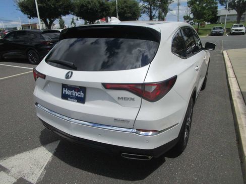 Certified 2024 Acura MDX SH-AWD w/ Technology Package image 5