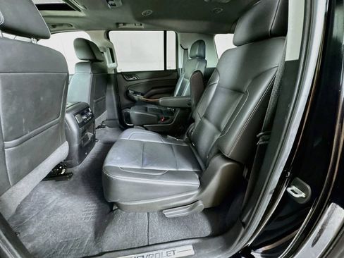 Used 2020 Chevrolet Suburban Premier AWD/4WD image 29