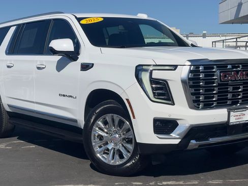 Used 2025 GMC Yukon XL Denali AWD/4WD image 1