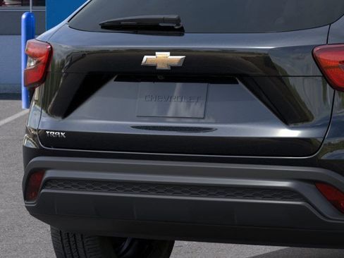 New 2026 Chevrolet Trax LS FWD image 38