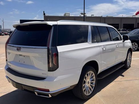 Used 2024 Cadillac Escalade ESV Premium Luxury w/ LPO, Floor Liner Package AWD/4WD image 8