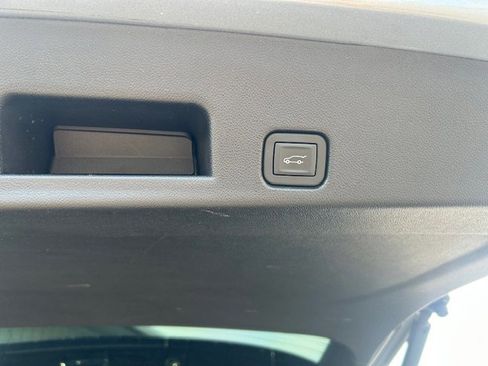 Used 2024 Chevrolet Traverse RS image 7