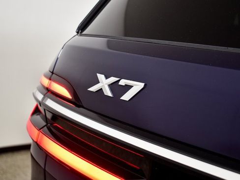 Used 2023 BMW X7 xDrive40i w/ M Sport Package image 16