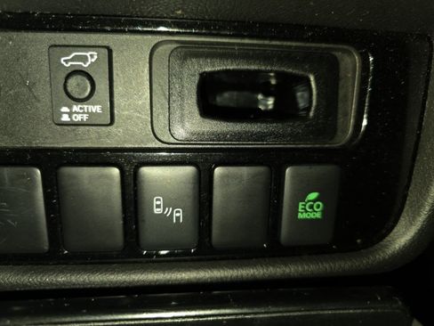 Used 2020 Mitsubishi Outlander SEL FWD image 19
