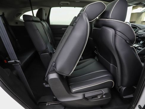 Used 2023 Acura MDX SH-AWD w/ Advance Package image 32