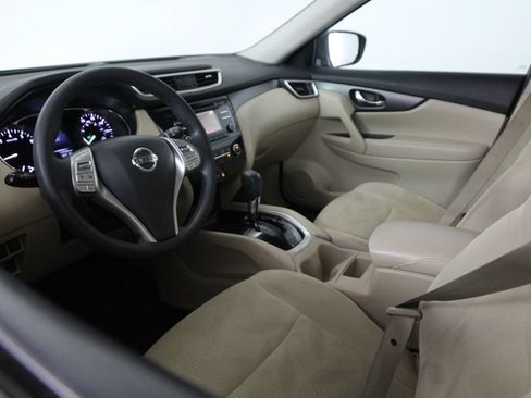 Used 2016 Nissan Rogue S w/ Appearance Package FWD image 6