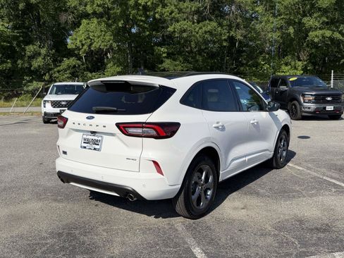Used 2024 Ford Escape ST-Line w/ Tech Pack #1 AWD/4WD image 2
