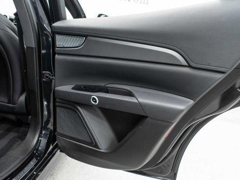 Used 2023 Maserati Grecale GT AWD/4WD image 28