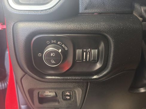 Used 2021 RAM 1500 Laramie image 16