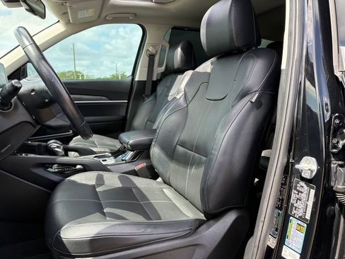 Certified 2022 Kia Telluride EX w/ EX Premium Package image 11