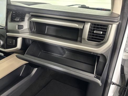 Used 2023 Ford Expedition Max XLT image 37