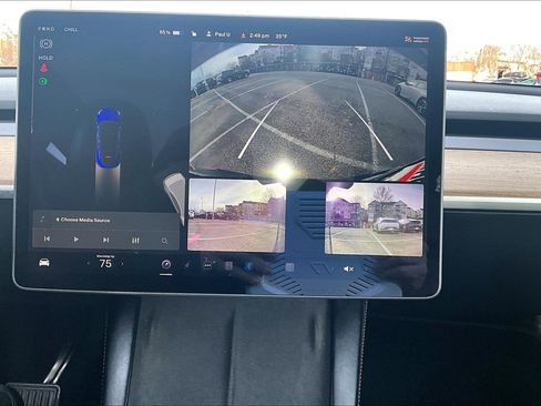 Used 2021 Tesla Model Y Long Range image 19