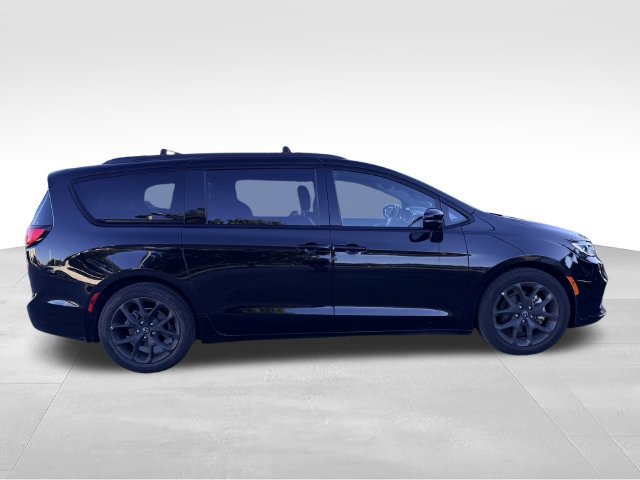 Used 2025 Chrysler Pacifica Limited FWD image 4