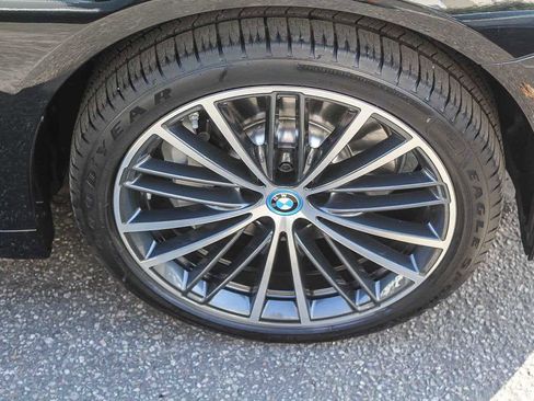 Certified 2023 BMW 530e w/ Convenience Package image 9