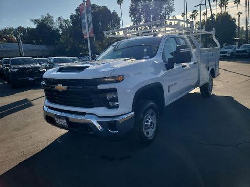 Used 2024 Chevrolet Silverado 2500 W/T w/ WT Convenience Package image 4