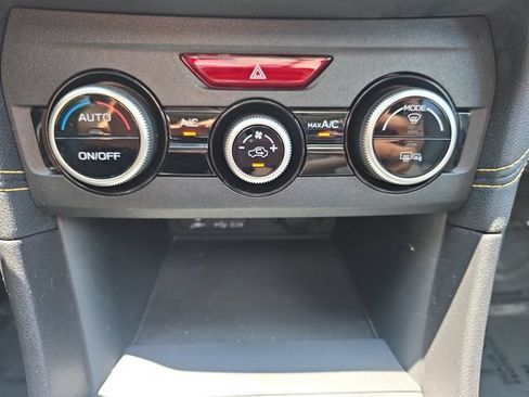 Used 2021 Subaru Crosstrek 2.5i Sport w/ Moonroof Package AWD/4WD image 17