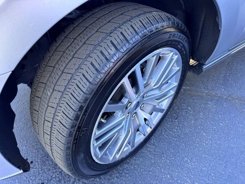 Used 2024 Ford Expedition Limited image 15