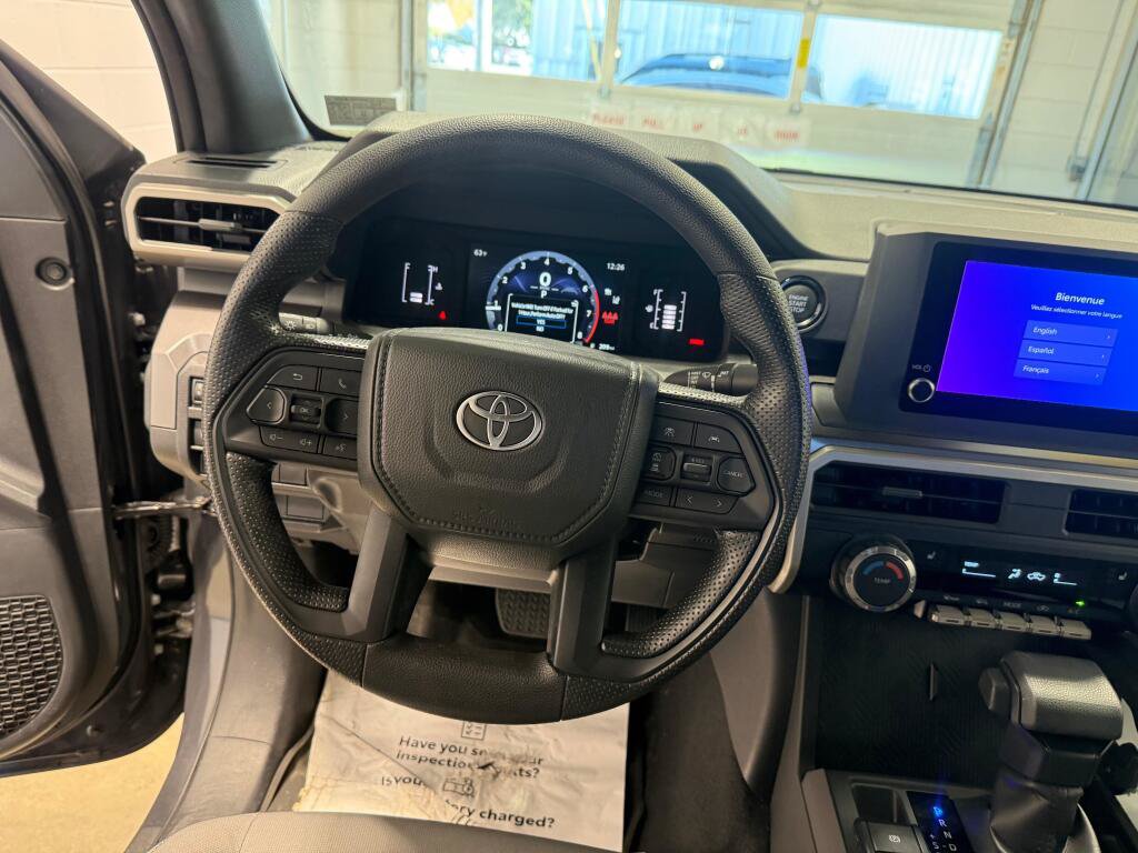 Certified 2025 Toyota Tacoma SR5 AWD/4WD image 26