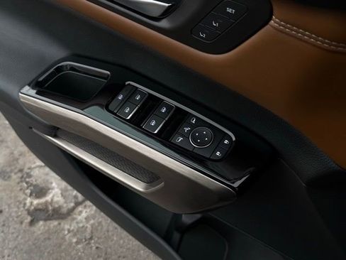 Used 2023 Nissan Pathfinder Platinum w/ Cargo Package image 13