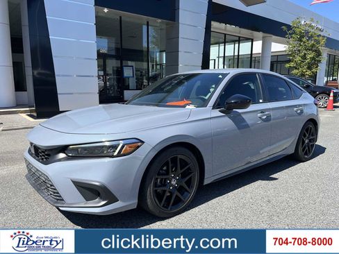 Used 2022 Honda Civic Sport image 1