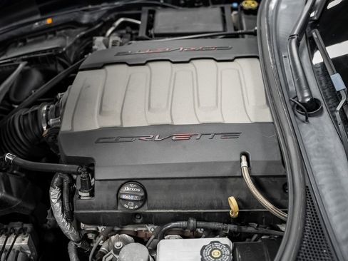 Used 2019 Chevrolet Corvette Stingray Coupe w/ Carbon Flash Badge Package image 56