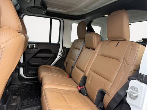 Used 2021 Jeep Wrangler Unlimited Sahara image 12