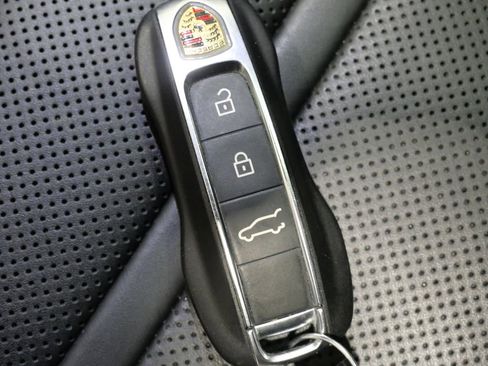 Used 2023 Porsche Cayenne S image 30