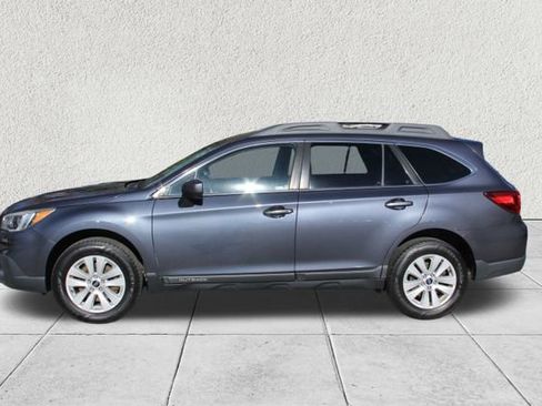 Used 2017 Subaru Outback 2.5i Premium image 11