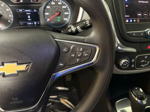 Used 2020 Chevrolet Equinox LS image 20