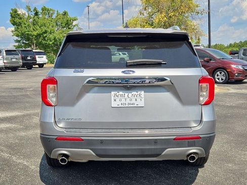 Used 2022 Ford Explorer Limited w/ Equipment Group 301A image 7