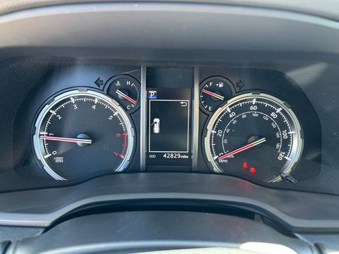 Used 2024 Toyota 4Runner TRD Off-Road Premium AWD/4WD image 16