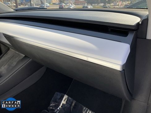 Used 2021 Tesla Model Y Long Range image 56