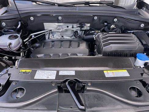 Used 2025 Volkswagen Atlas Cross Sport SE AWD/4WD image 24