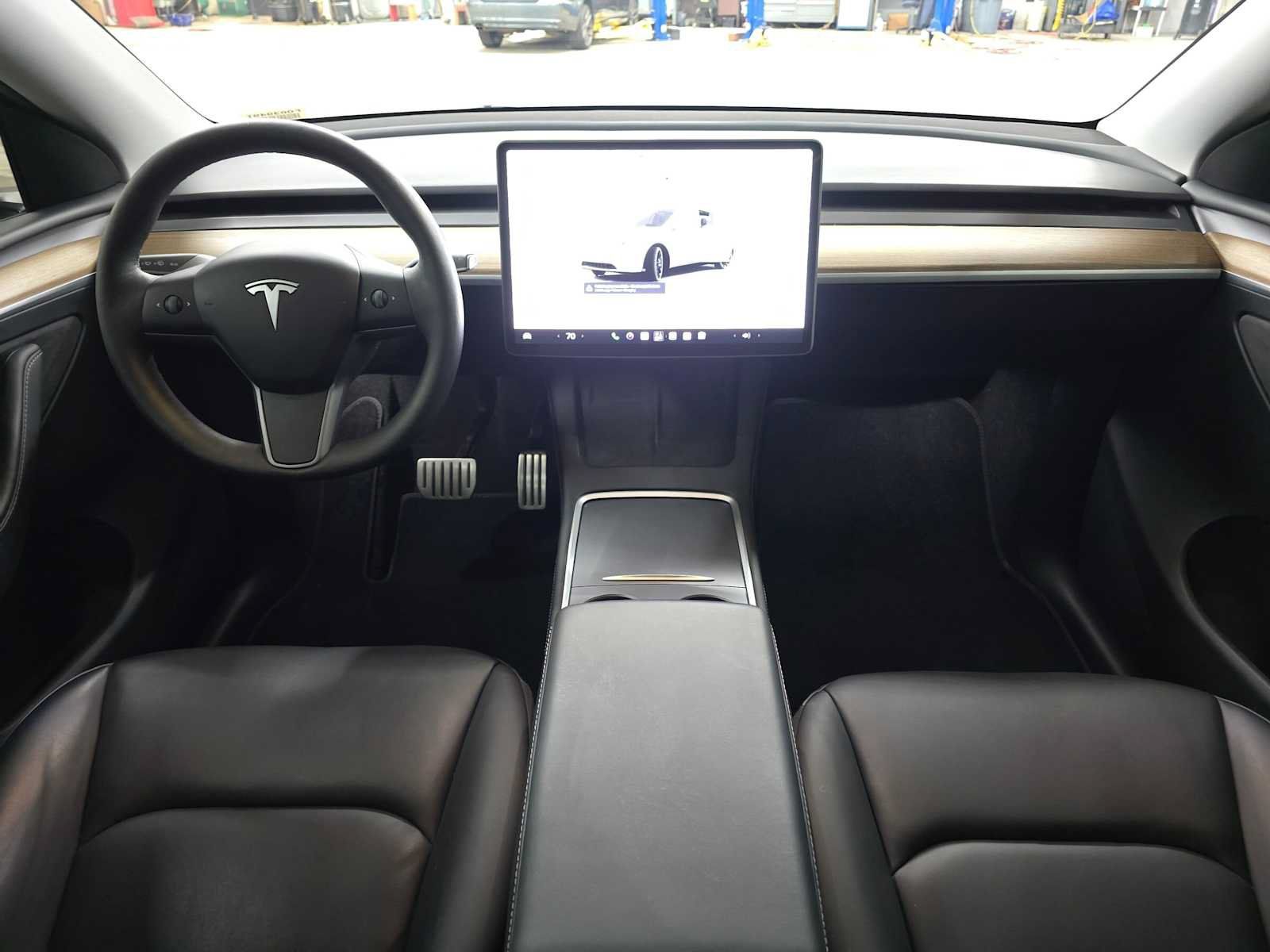 Used 2024 Tesla Model Y Performance AWD/4WD image 18
