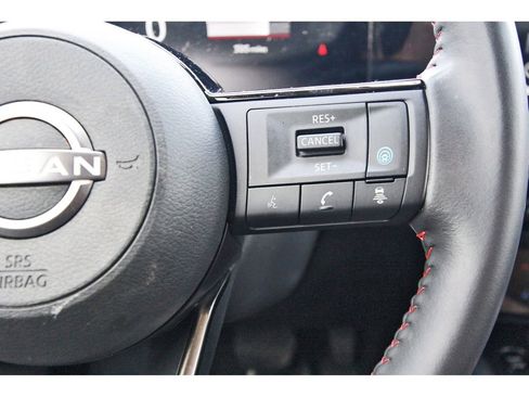 Used 2025 Nissan Kicks SR FWD image 14