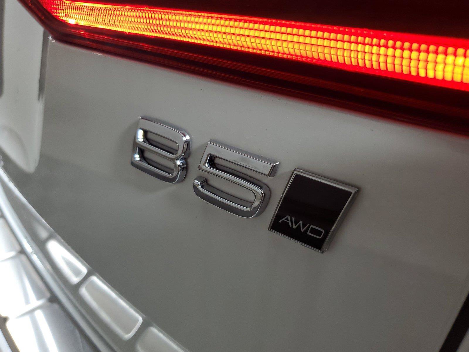 New 2027 Volvo XC60 B5 Core AWD/4WD image 7