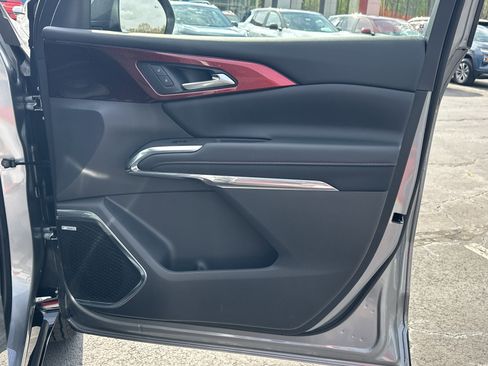 New 2026 Chevrolet Traverse RS w/ LPO, Floor Liner Package AWD/4WD image 16