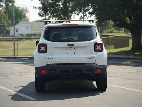 Used 2017 Jeep Renegade Trailhawk AWD/4WD image 4