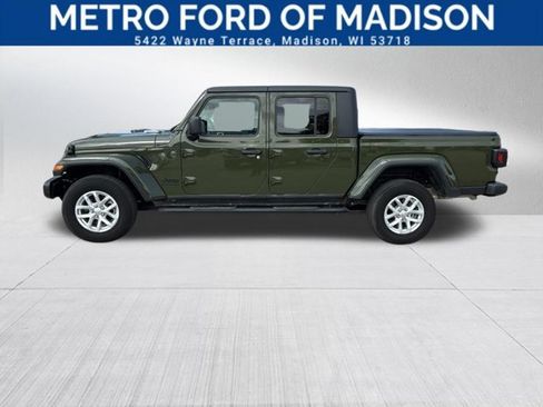 Used 2023 Jeep Gladiator Sport AWD/4WD image 3