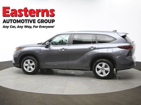 Used 2024 Toyota Highlander LE image 62