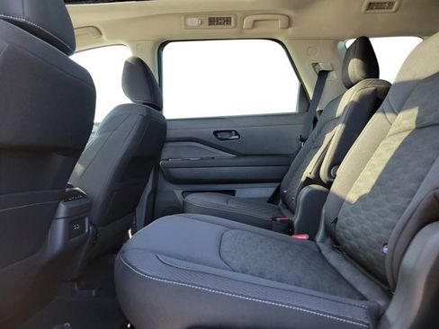 New 2025 Nissan Pathfinder SV w/ SV Premium Package image 26