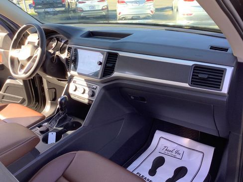 Used 2021 Volkswagen Atlas SE w/ Panoramic Sunroof Package image 42