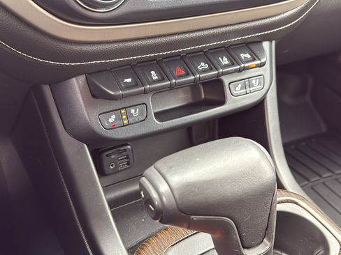 Used 2019 GMC Canyon Denali image 23