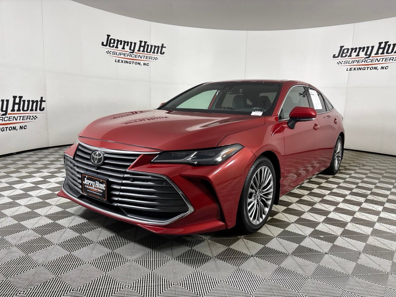 Used 2022 Toyota Avalon Limited w/ Advanced Safety Package FWD image 1
