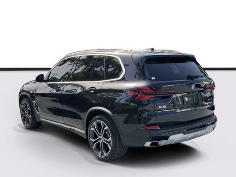 Used 2024 BMW X5 sDrive40i w/ Premium Package RWD image 3
